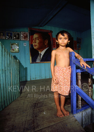 The next generation, Kampot Chnang, Cambodia. (CAM02)