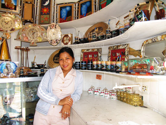 Souvenirs, Fort San Pedro, Cebu, Philippines. (PHCeb4435)