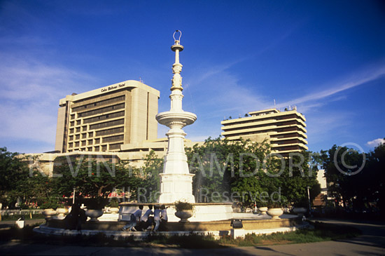 Osmena Plaza, Cebu, Philippines. (PHCeb013)