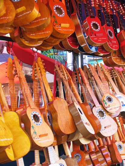 Guitars, Cebu, Philippines. (PHCeb4513)